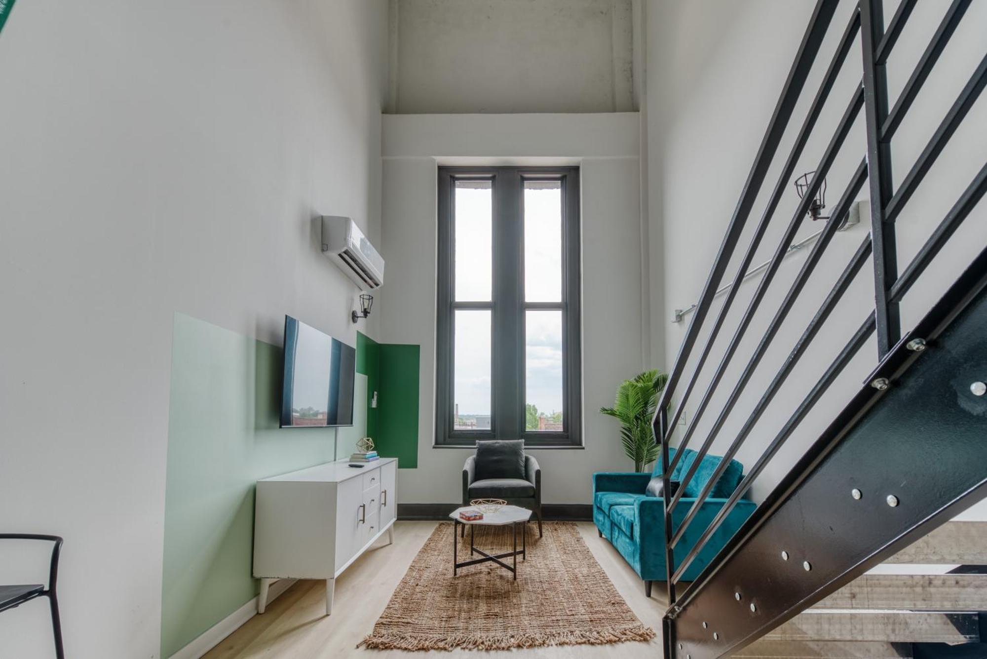 Sosuite At West Lofts - West *