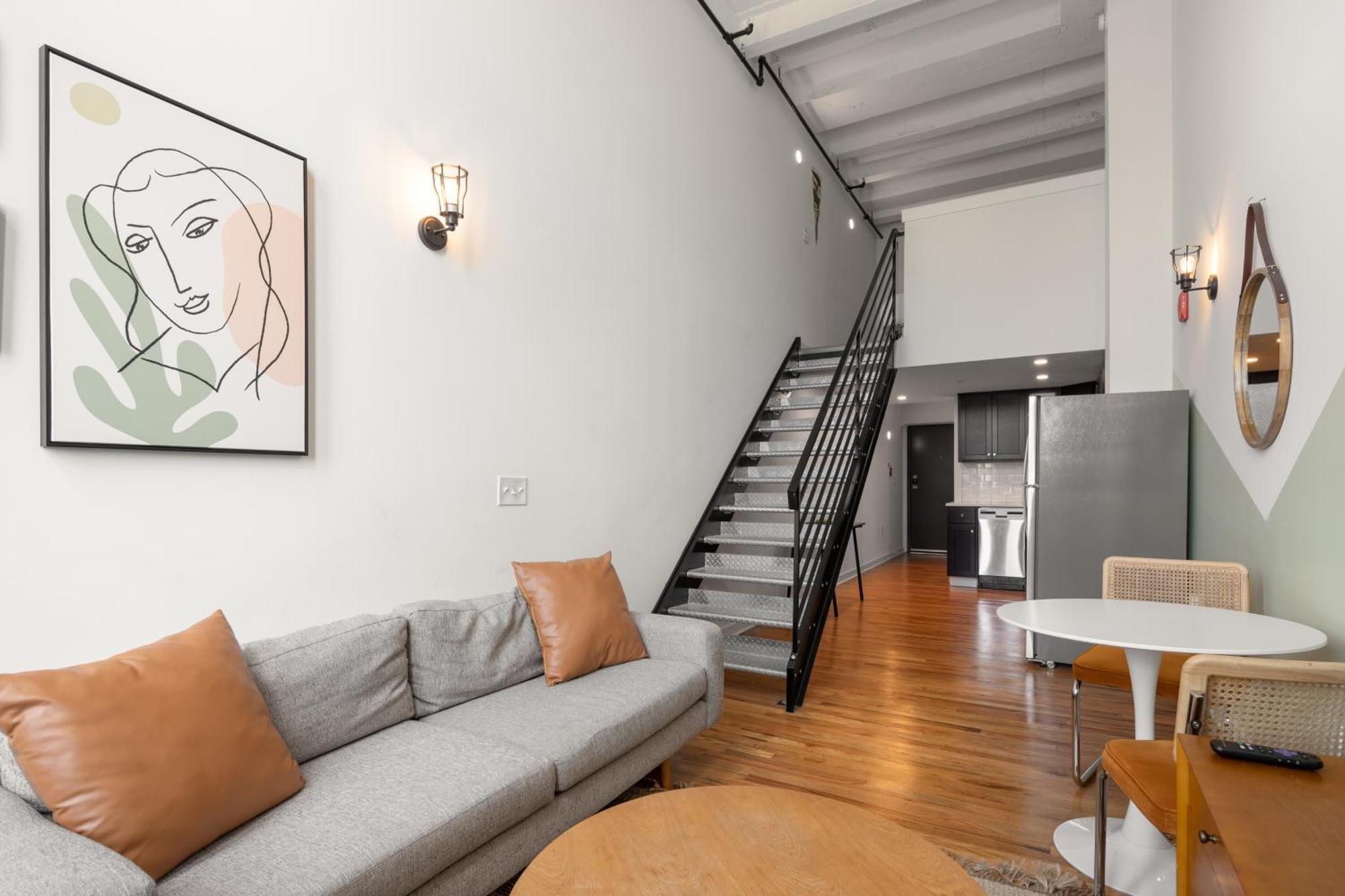 Sosuite At West Lofts - West *